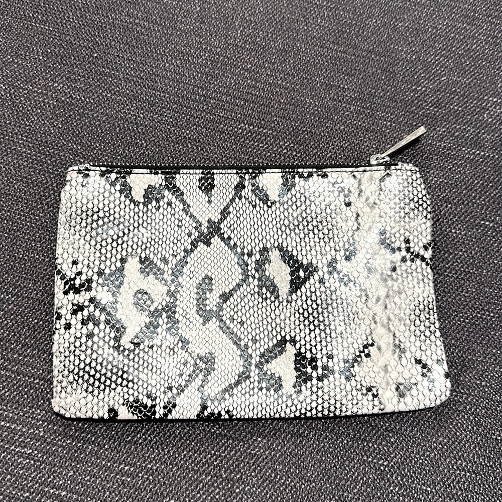 Black & white clutch